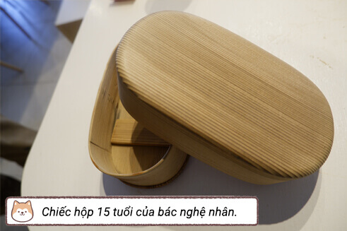 Chiếc hộp 15 tuổi của bác nghệ nhân.